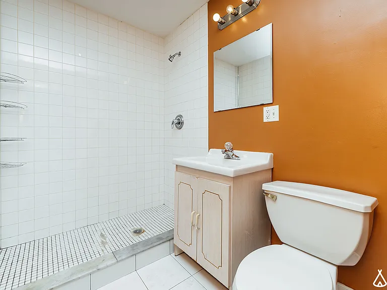 476 Jefferson St #410 — Photo 6