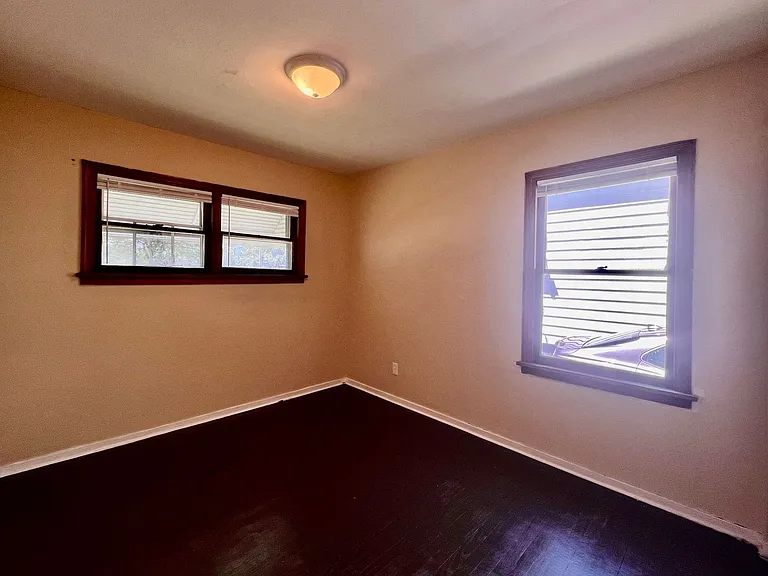 405 E Manhattan Blvd — Photo 7