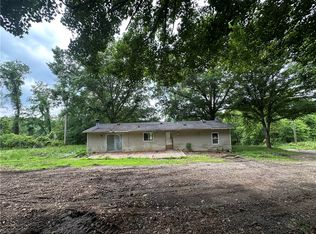 22 Howes Ln, Fredericktown, PA 15333