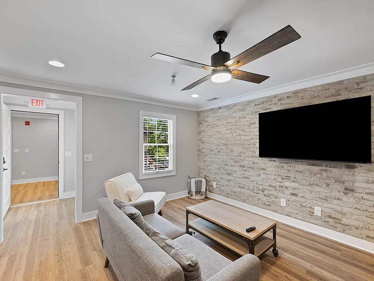 1143 Columbia Ave #C21 — Photo 7