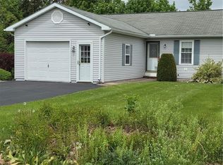 144 Hagan Cir, Oneida, NY 13421