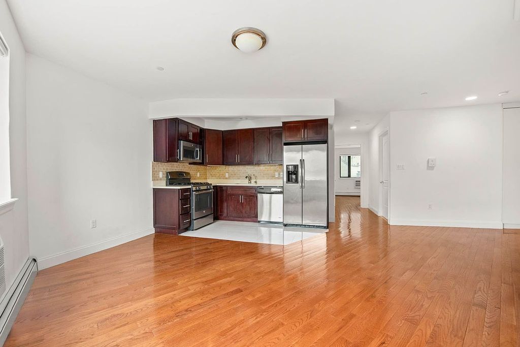 456 W 167th St APT 2A, New York, NY - View 3