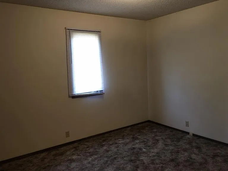 1707 Cloud Cir — Photo 4