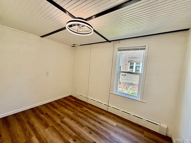 107 E Peck St — Photo 16