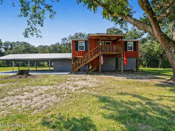 1601 Fawn St, Ocean Springs, MS 39564