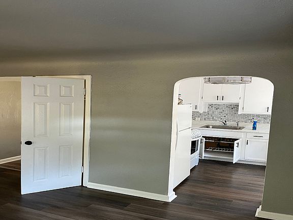 4th image of 1127 14th St N #1