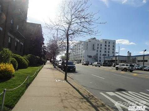 2nd image of 11230 Northern Blvd APT 5C