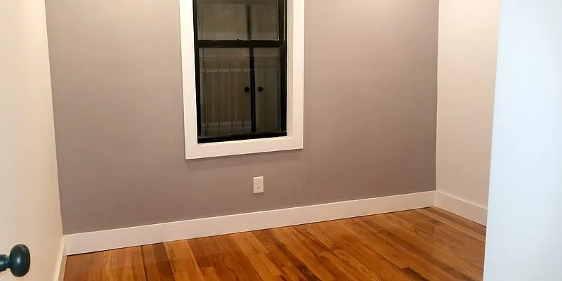 Rented by Evergreen Apartments BK | media 5