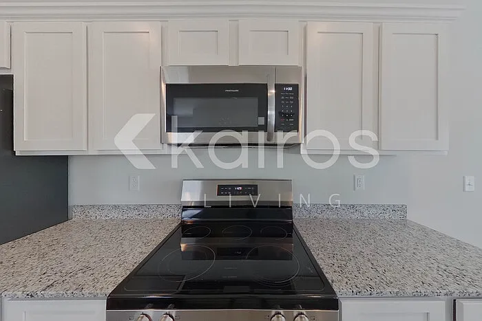 2401 Banyon Cir — Photo 6