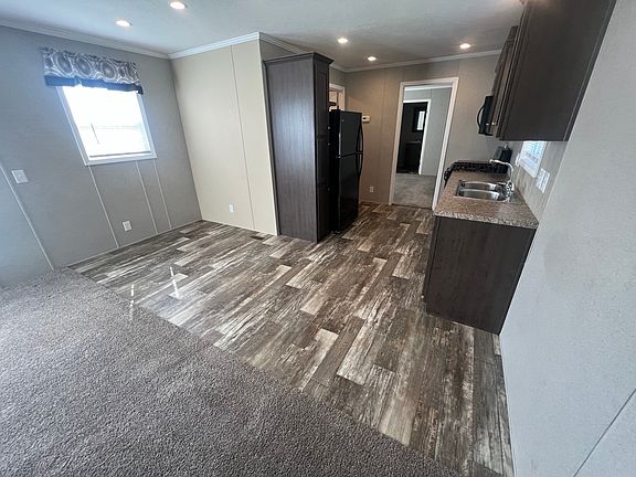 3rd image of 1361 Paree St #527