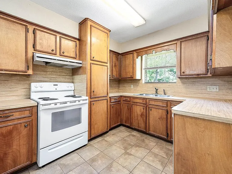 20706 Youpon Ln — Photo 7