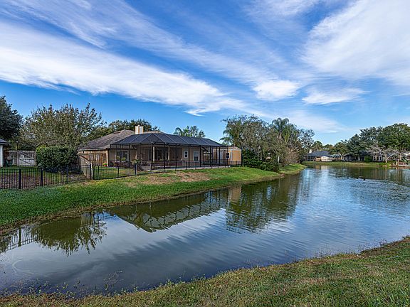 3rd image of 12129 Lake Fern Dr
