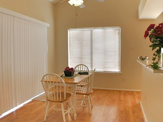 Enjoy breakfast in this open dining area. 