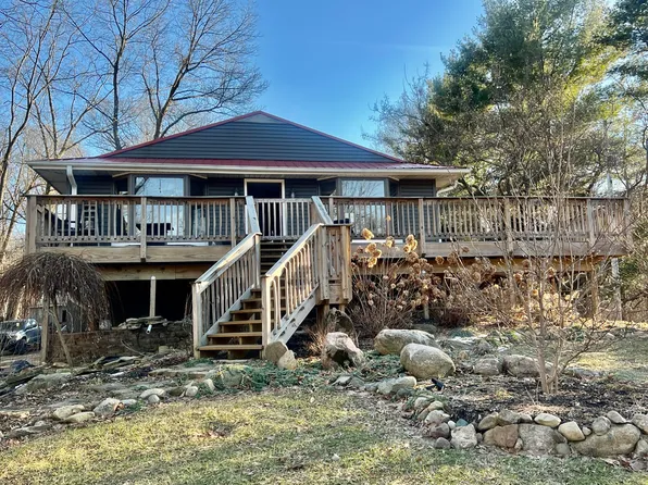 6771 E Chicago Rd, Jonesville, MI 49250