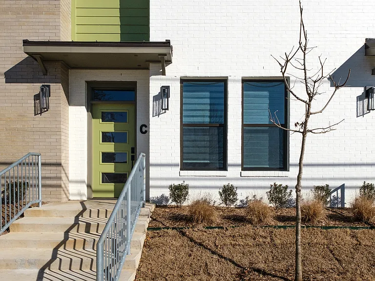 303 Park St #C — Photo 3