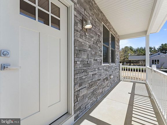 5th image of 401 Old Forks Rd