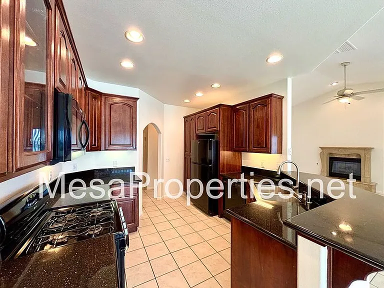 18195 Harbor Dr — Photo 10