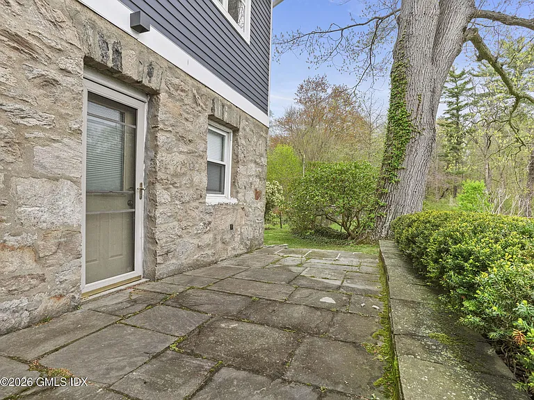 41 Grove St — Photo 32
