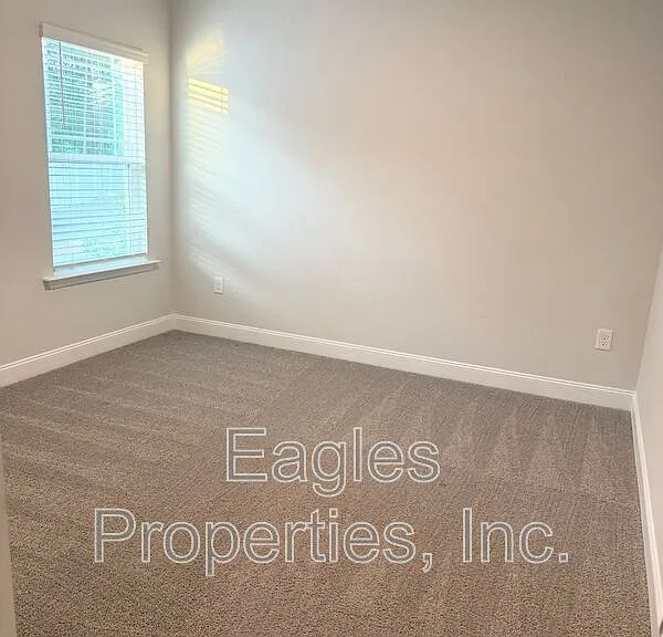208 Bay Hill Dr — Photo 11