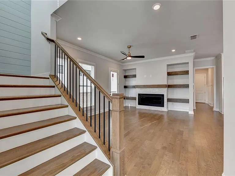 4536 Molder Dr — Photo 8