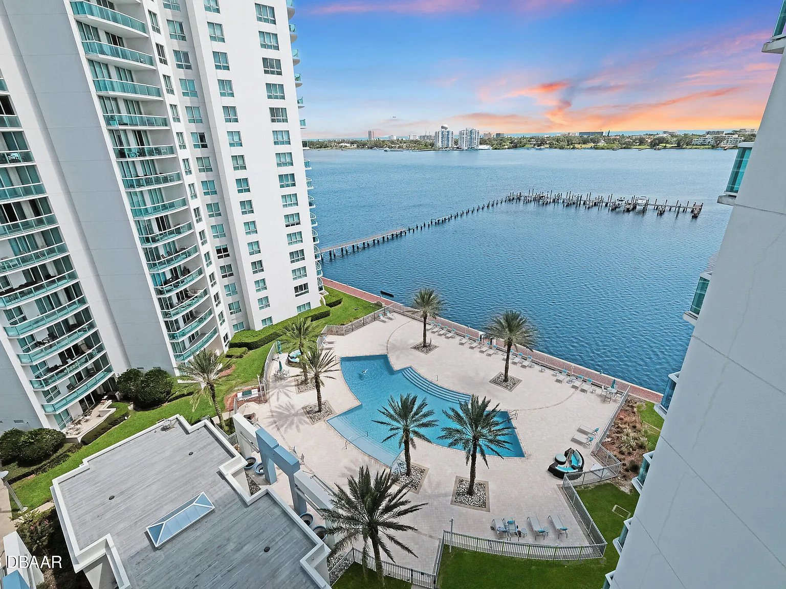 2 bed, 2.0 bath, 1660 sqft, $2,800 — Photo 2
