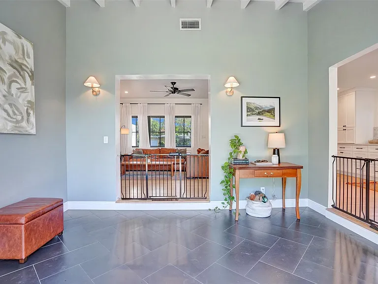 807 SW 18th St — Photo 28