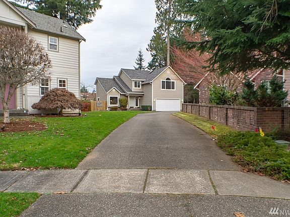 2nd image of 4004 Michelle Ct SE