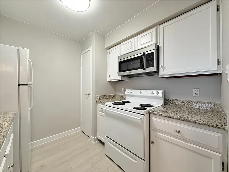 2120 El Paseo St #705 — Photo 8