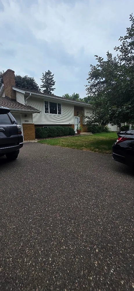 4 bed, 2067 sqft, $2,900 — Photo 2