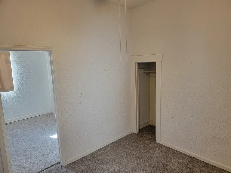 3253 Gillham Rd — Photo 6