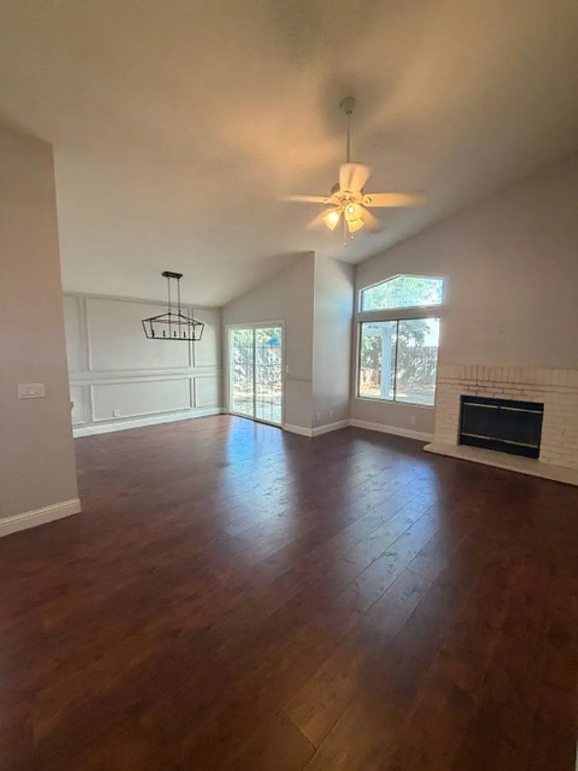 Beautiful 3 Bedroom and 2 Bathroom Home in Elk Grove $3,000.00 — Photo 4