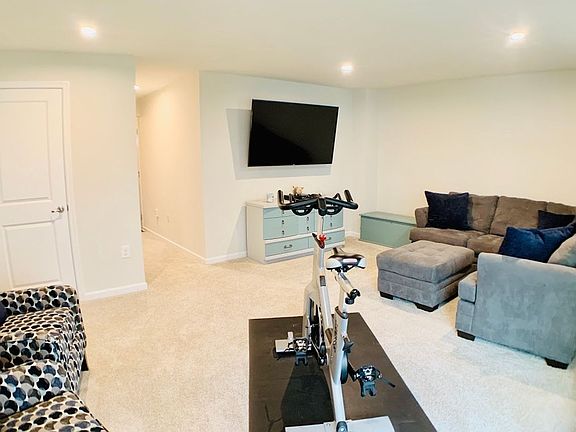 4th image of 408 Streamview Dr