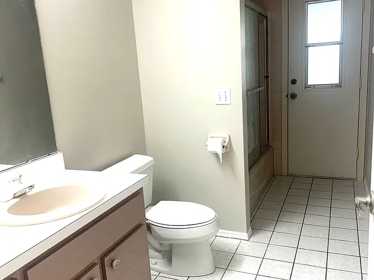 2211 Gold Oak Ln — Photo 19