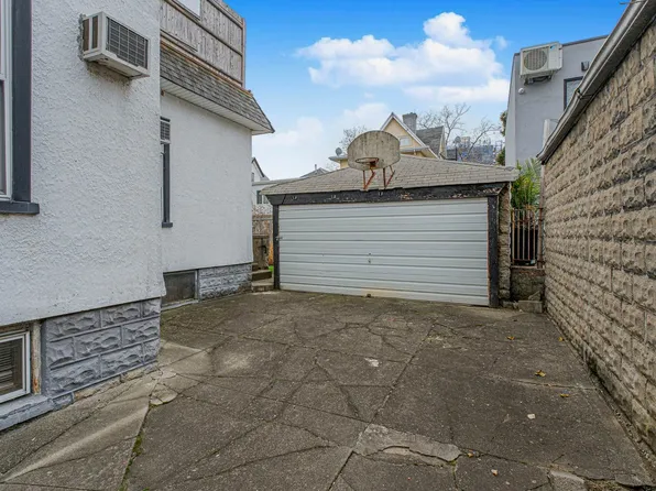 1754 East 22nd Street image 2 of 14