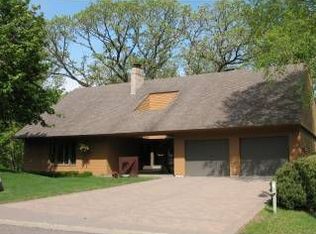 5736 Auto Club Cir, Bloomington, MN 55437