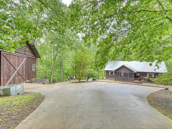 2nd image of 3410 Moccasin Creek Rd