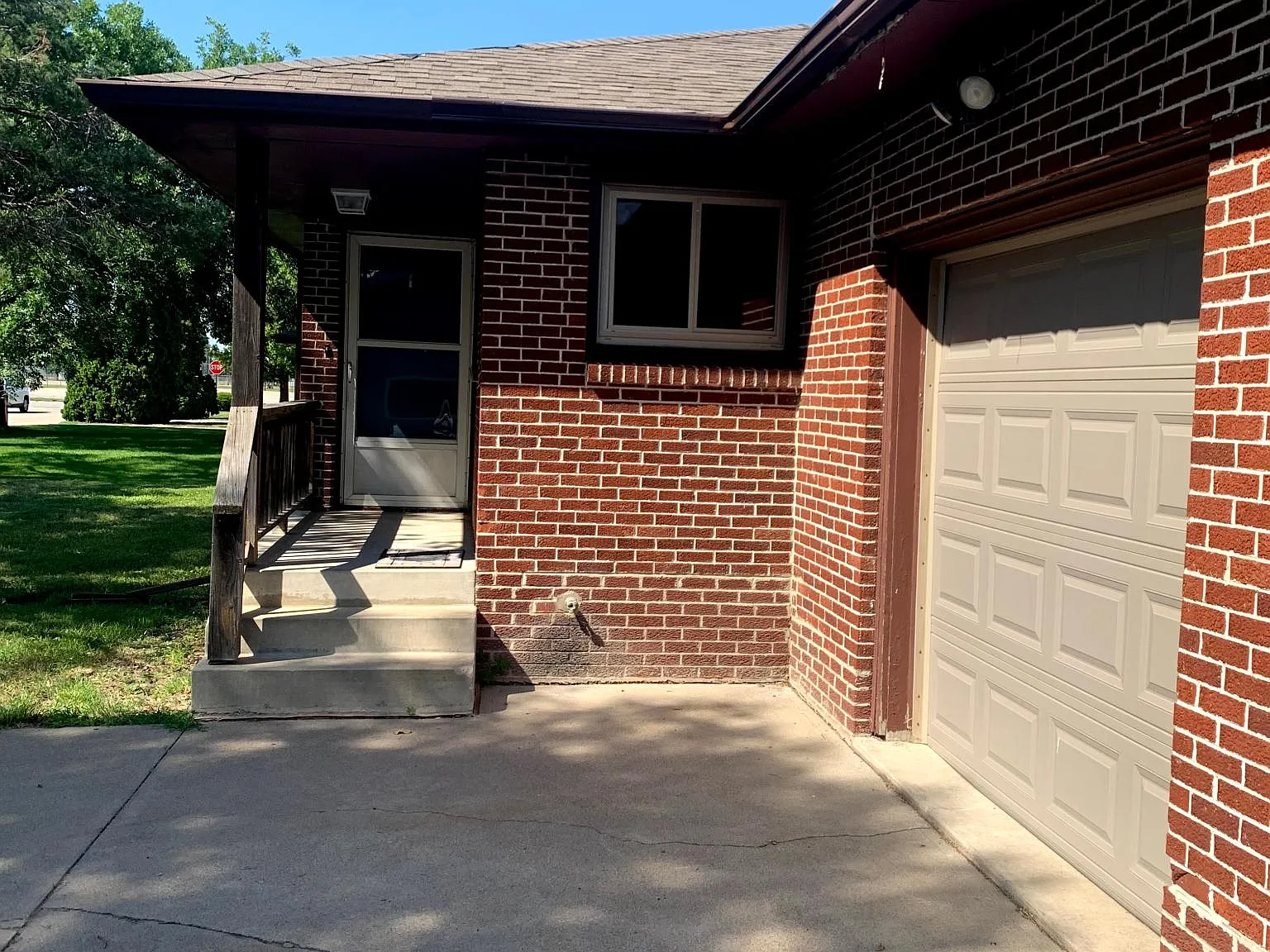 3 bed, 1214 sqft, $1,675 — Photo 2