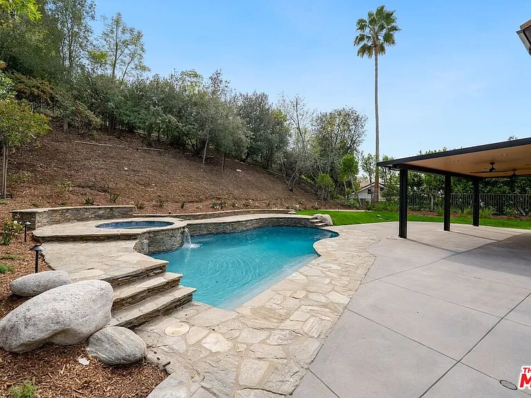 18500 Saint Moritz Dr — Photo 57