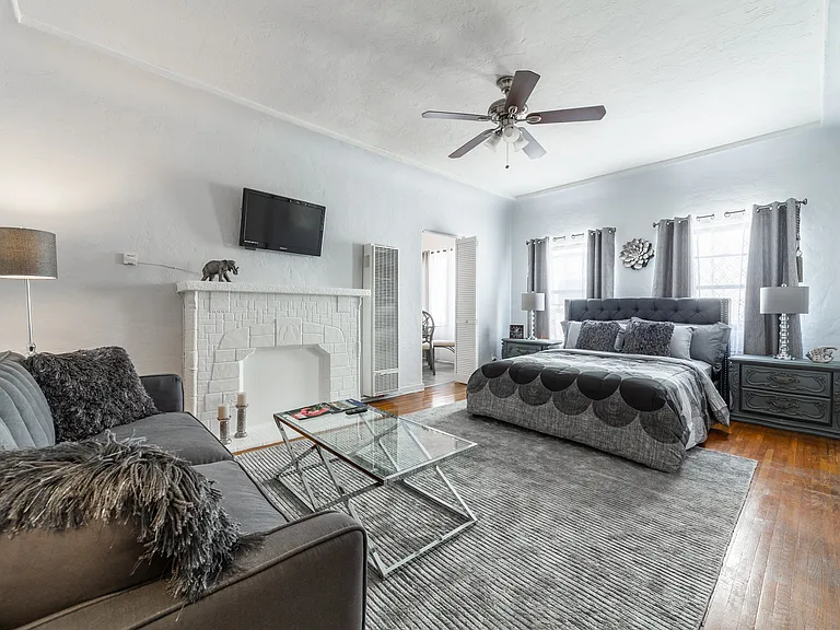 314 N Orange Grove Ave #106 — Photo 1