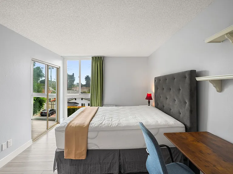 1885 Veteran Ave #207 — Photo 14