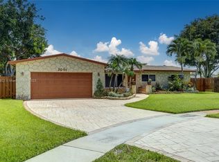 2001 NW 112th Ter, Pembroke Pines, FL 33026