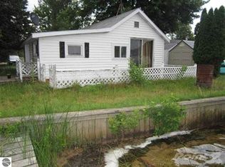 309 Michigan Ave, Vestaburg, MI 48891