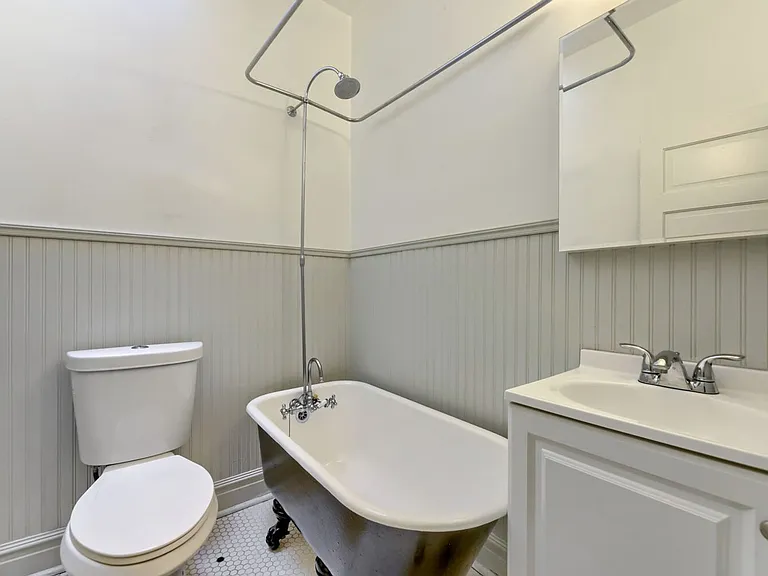 135 E Exposition Ave — Photo 10