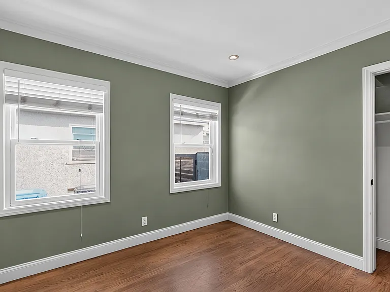 7742 Dunbarton Ave — Photo 16