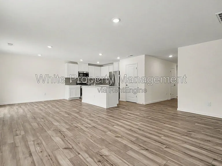 313 W 18th St — Photo 6