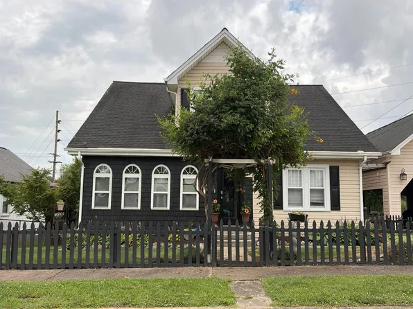 2033 Berry St, Kingsport, TN 37664