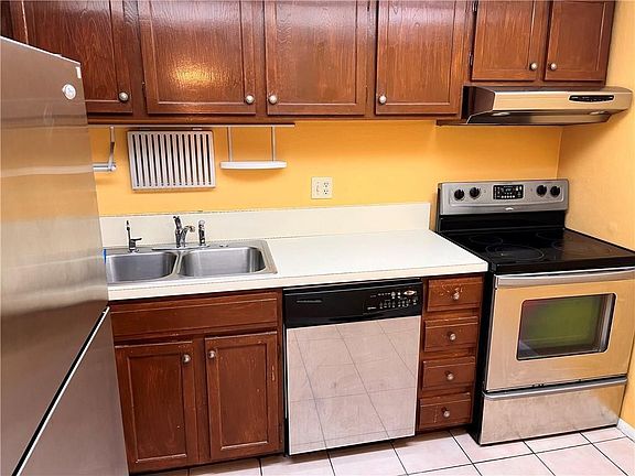 5th image of 3690 Inverrary Drive #2c