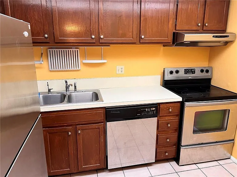3690 Inverrary Dr #2C — Photo 5