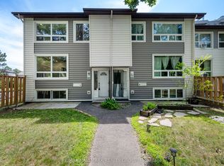 15 Banner Rd #M, Ottawa, ON K2H 8T3