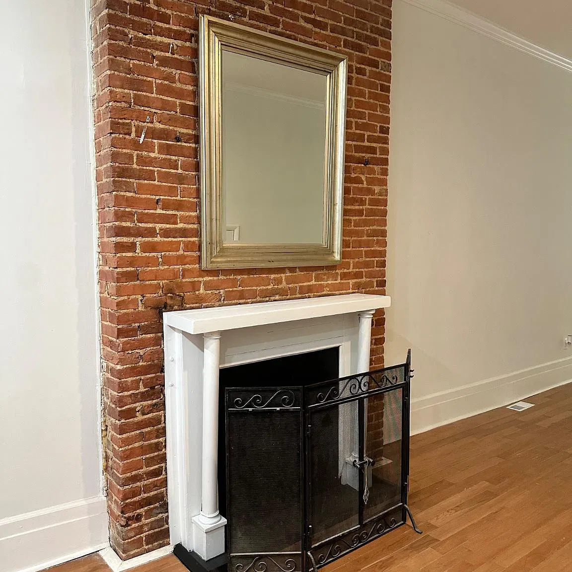 2 bed, 1.0 bath, 1065 sqft, $2,000 — Photo 3